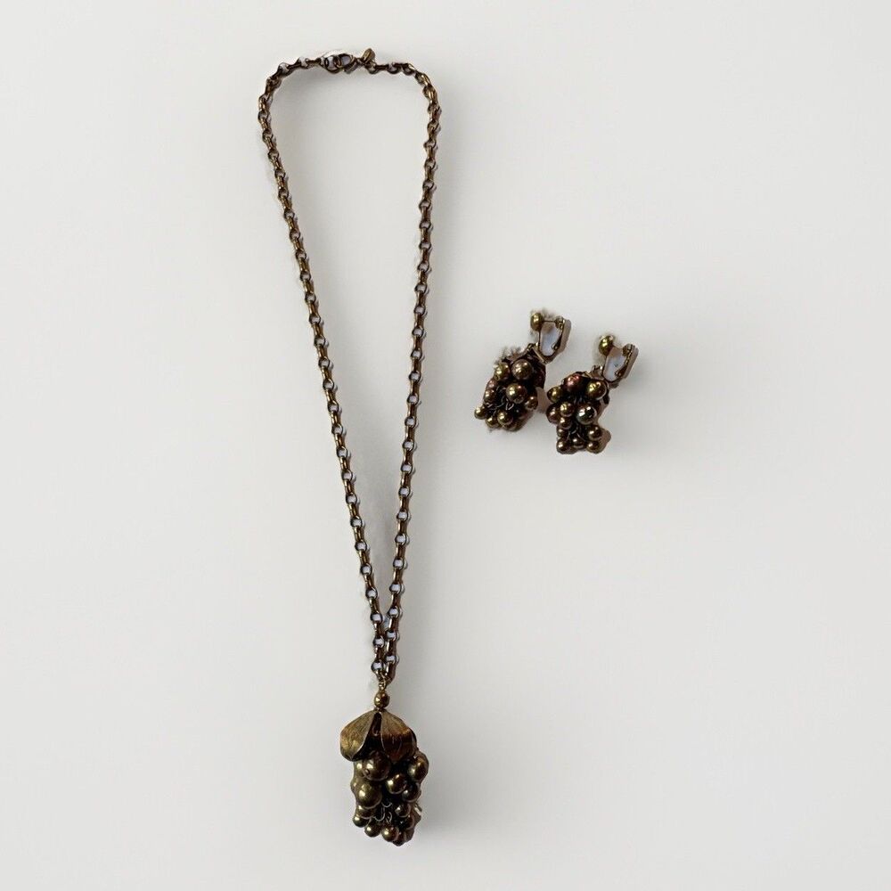 Vintage Celebrity NY Jewelry Pendant Necklace Dangle Earrings Grape Cluster